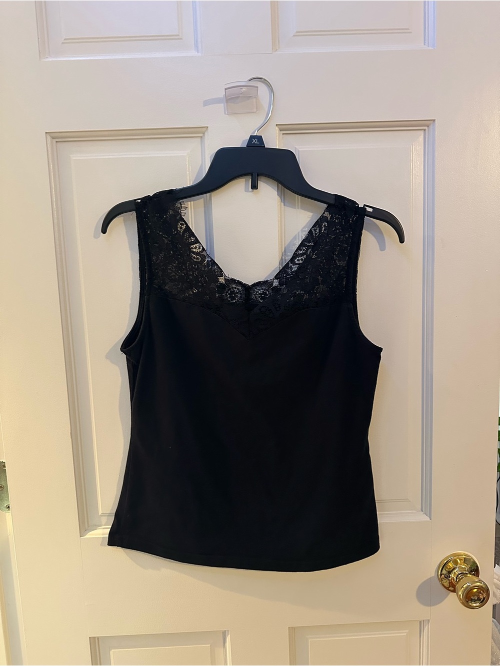 SHEIN Black Lace V-Neck Sleeveless Camisole